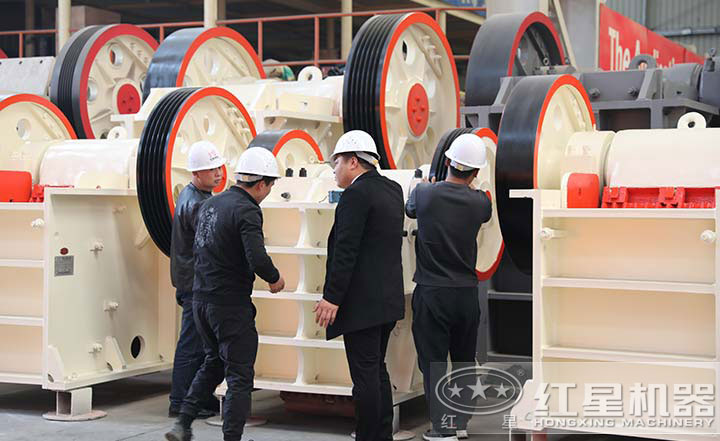 用戶(hù)來(lái)廠考察，多種設(shè)備型號(hào)讓用戶(hù)眼見(jiàn)為實(shí)